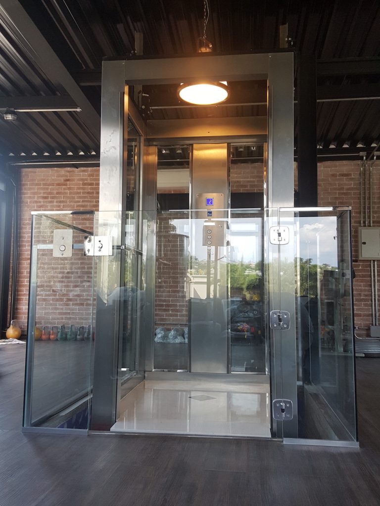 Plataforma de Acessibilidade Panorâmica em Aço Inox Residencial Luxo