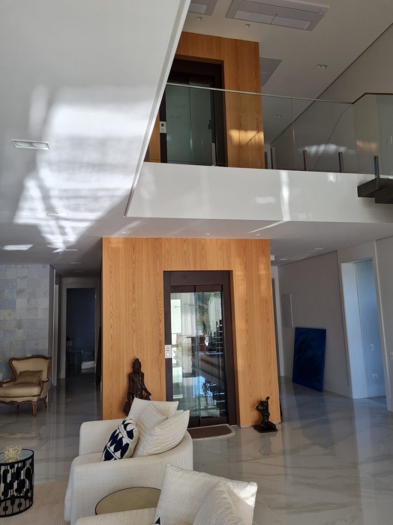 Elevador Residencial de Passageiros Panorâmico Hidráulico em Aço Carbono