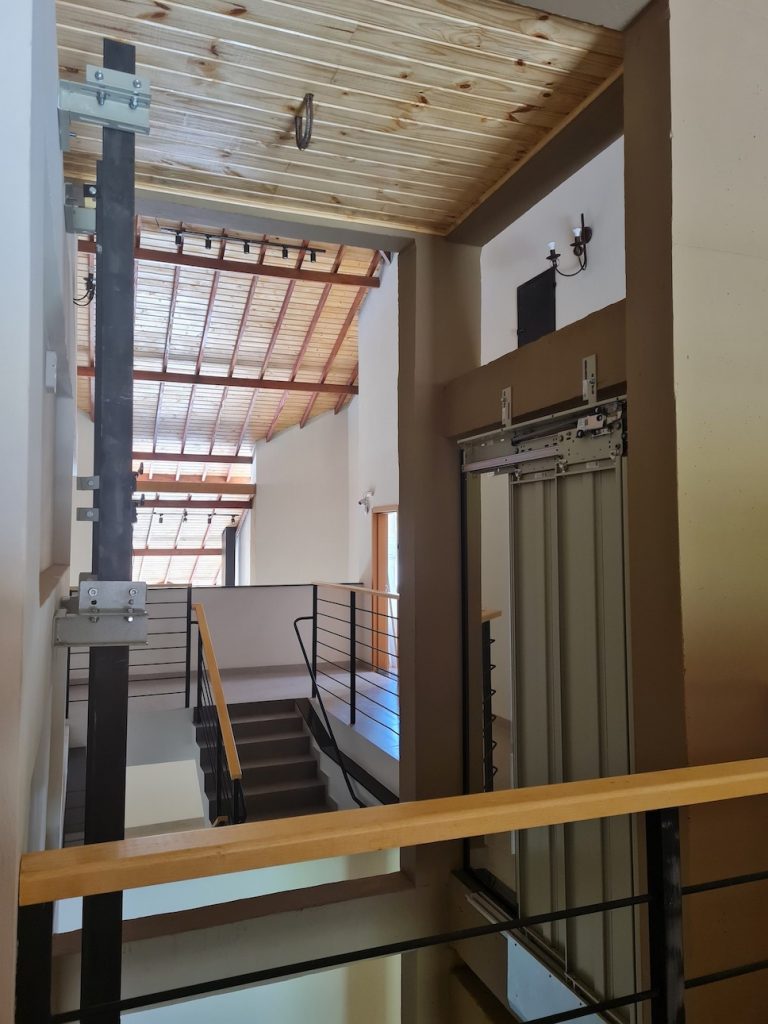 Elevador de Passageiros e Acessibilidade Panorâmico Hidráulico em Aço Carbono