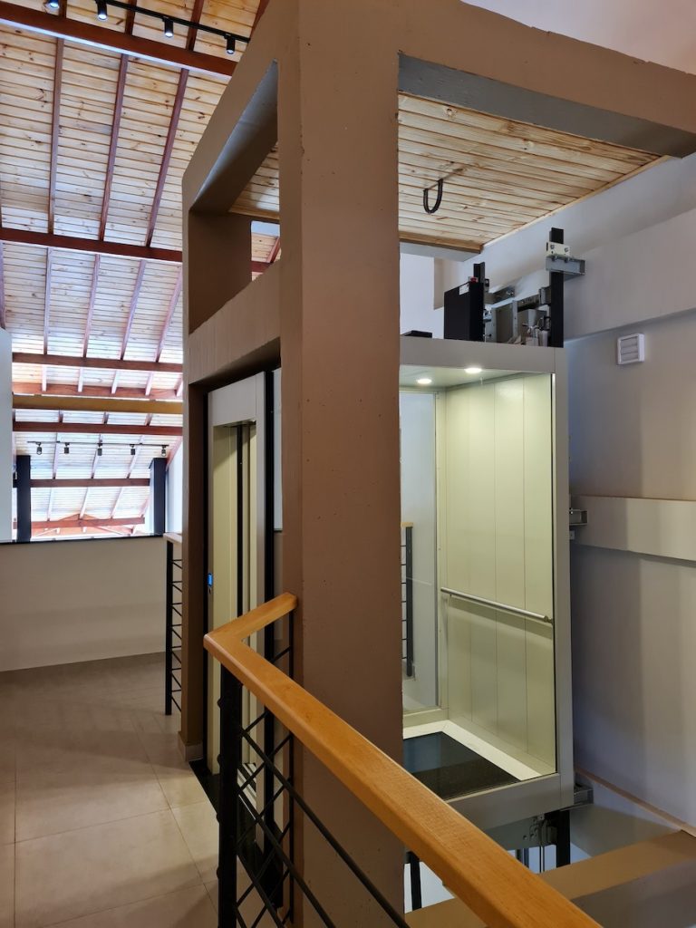 Elevador de Passageiros e Acessibilidade Panorâmico Hidráulico em Aço Carbono