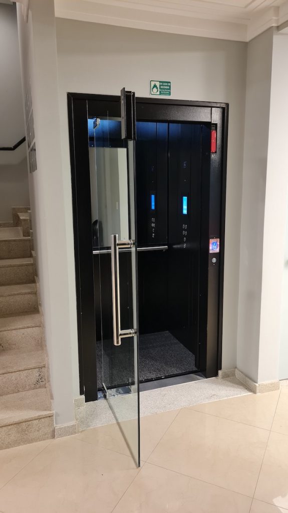 Plataforma de Acessibilidade Aço Carbono Preto