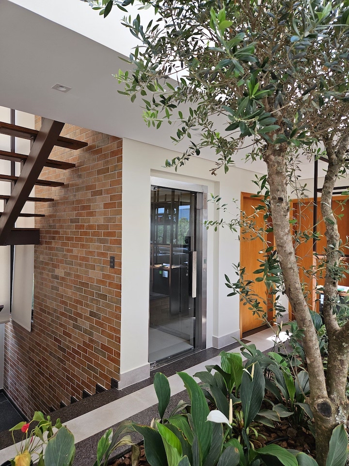 Plataforma de Acessibilidade Panorâmica Residencial em Aço Inox Luxo