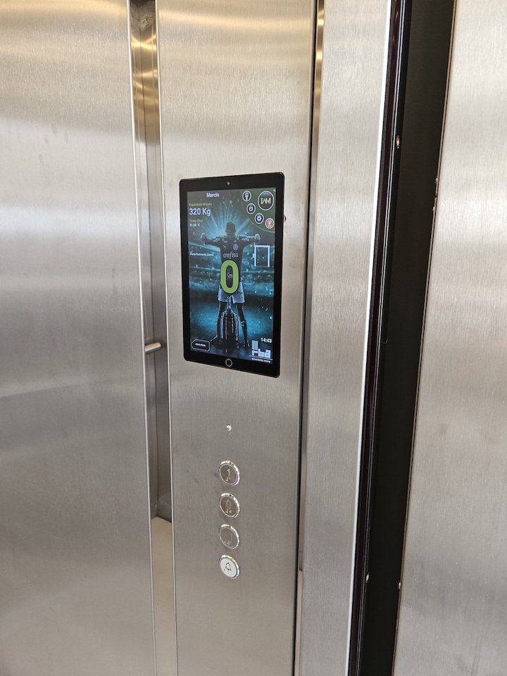 Plataforma de Acessibilidade Panorâmica Residencial em Aço Inox Luxo