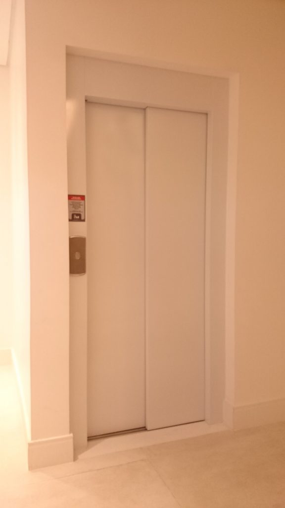 Elevador de Passageiros e Acessibilidade Hidráulico em Aço Carbono