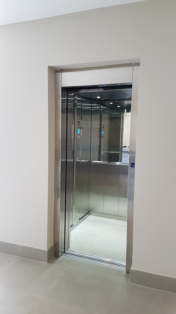 Elevador de Passageiros e Acessibilidade Hidráulico em Aço Inox