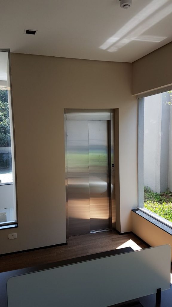 Elevador de Passageiros e Acessibilidade Hidráulico em Aço Inox