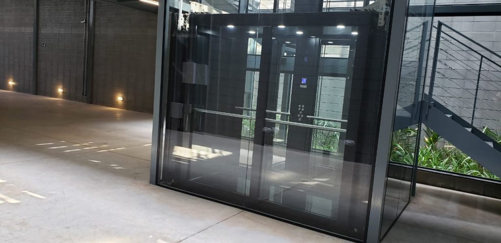 Elevador de Passageiros e Acessibilidade Panorâmico Hidráulico em Aço Carbono
